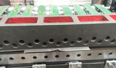 制袋機(jī)-裁切+成品整理臺板