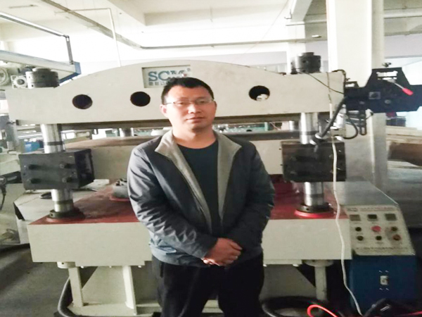 勝昌燙金機操作簡單，生產(chǎn)效率高